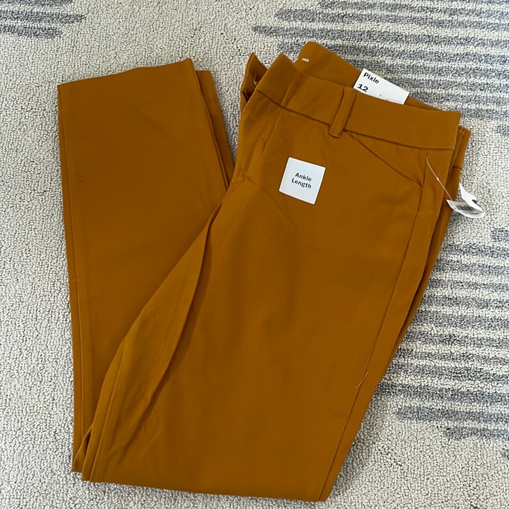 OLD NAVY MUSTARD ANKLE PIXIE PANTS